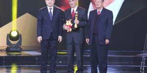 山东泰山队韩鹏独中六元，率队4连胜创赛季辉煌