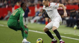 足球对决：拉什福德关键发挥，巴塞罗那防守反击力挽狂澜